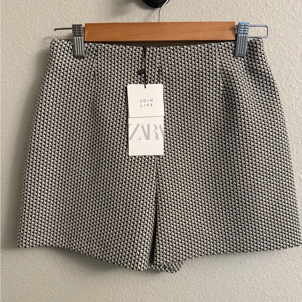 Zara High Waist Black and White Shorts